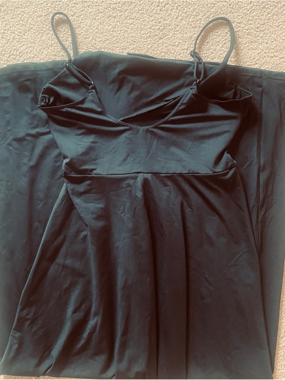 LARGE.   HALARA STRAPPY FRONT TWISTED FLOWY RESORT MAXI DRESS - Picture 6 of 8